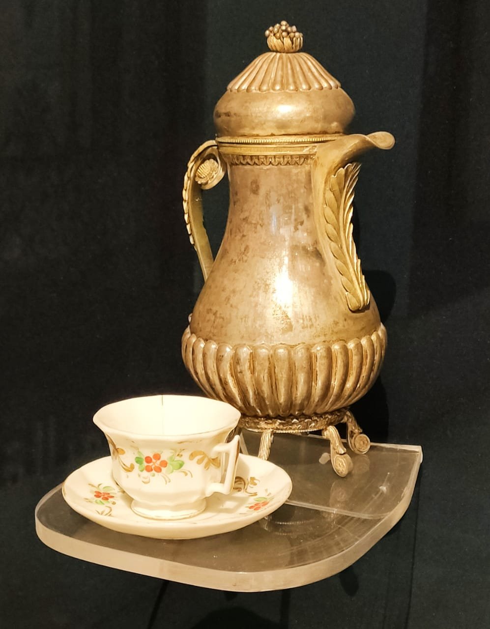 زرياب» مؤسس علم أصول المطبخ وإيتيكيت تقديم الطعام