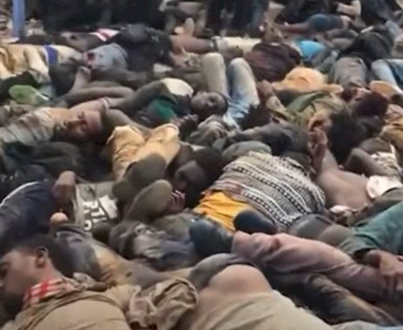 Corps enchevêtrés de migrants africains (Maroc, près du poste frontalier de l’enclave espagnole de Melilla – Juin 2022)